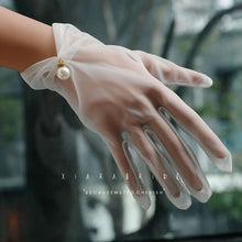 Short Bride Wedding Gloves Beige Short Design Lace Gauze Transparent Women Gloves 2018 UV-Proof Summer Women Fishnet Mitten R5