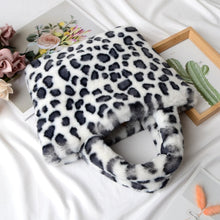 Winter Fashion Faux Fur Bag Large Capacity Leopard Print Bag Women's One-shoulder Messenger Handbag Bag Plush Female Bag