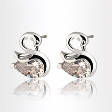 2016 High Quality Zircon Crystal Swan Earrings Unique Design Small Animal Metal Earrings High-end Jewelry Wholesale